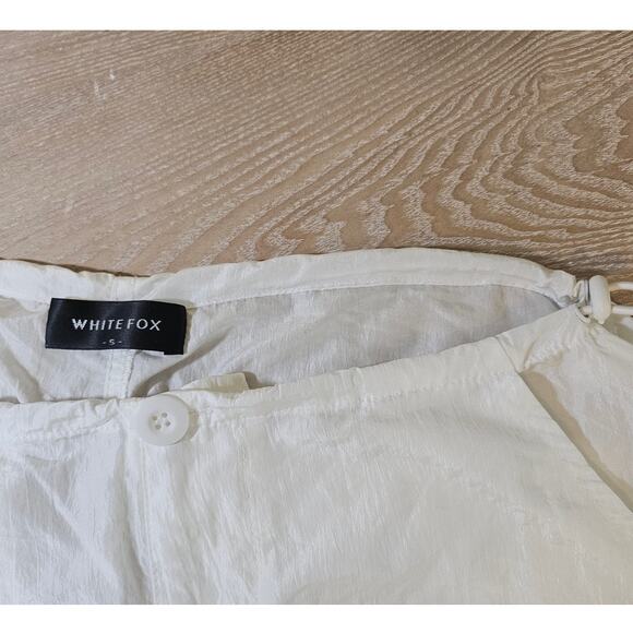 White Fox Boutique Be The Moment Cargo Pants in White, Small - Picture 3 of 8